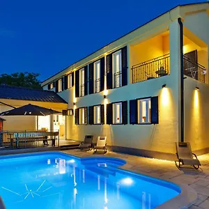  Villa Lorena